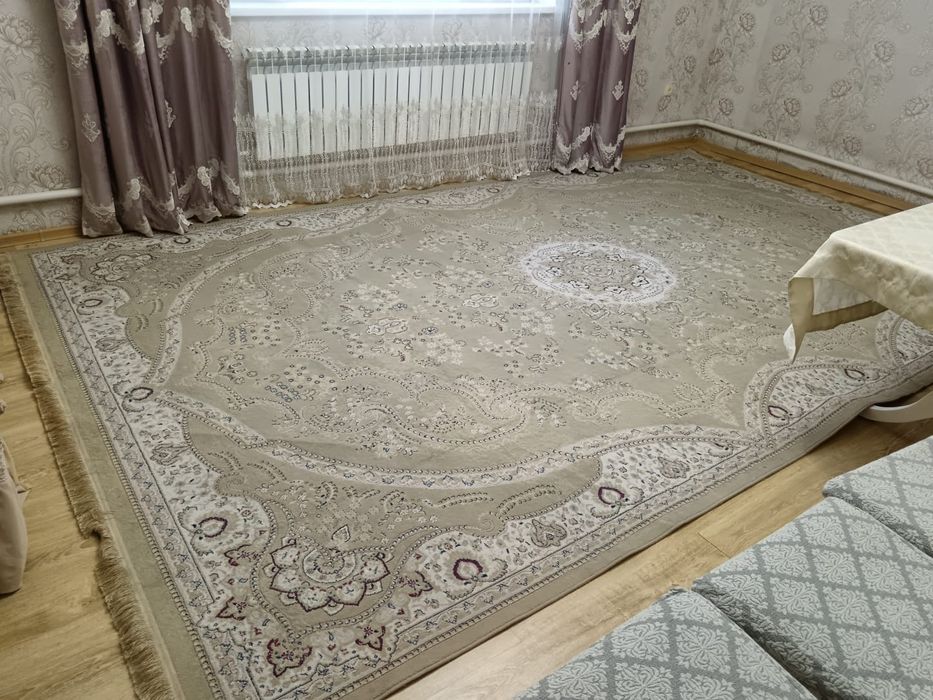 Продается ковер хорошем состояний
