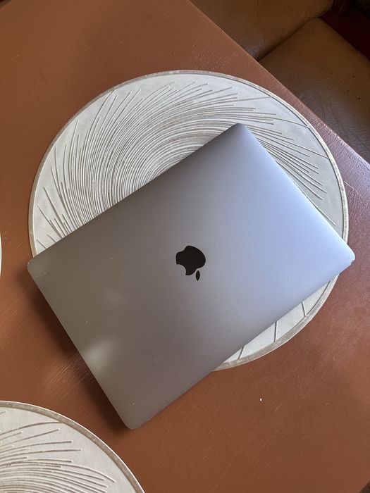 MacBook pro 13 m2 чип 2022