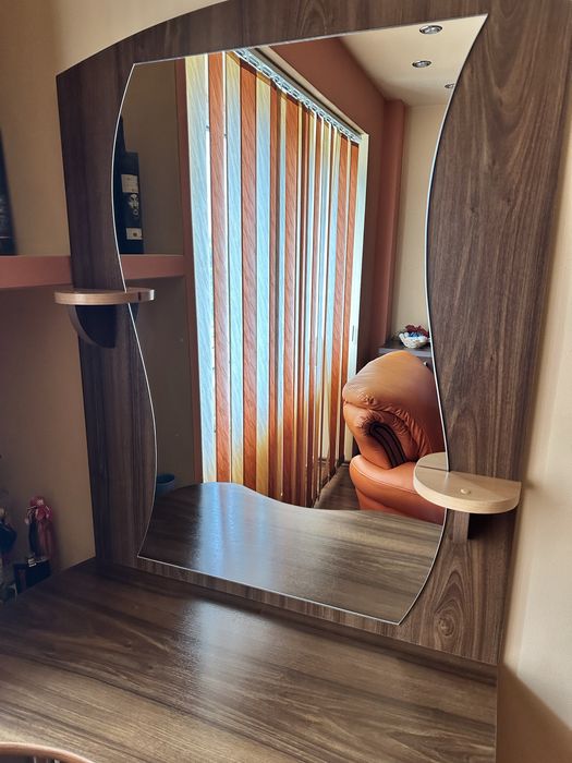 Masă de toaletă deosebită din LEMN MASIV – Măsuță machiaj cu oglindă
