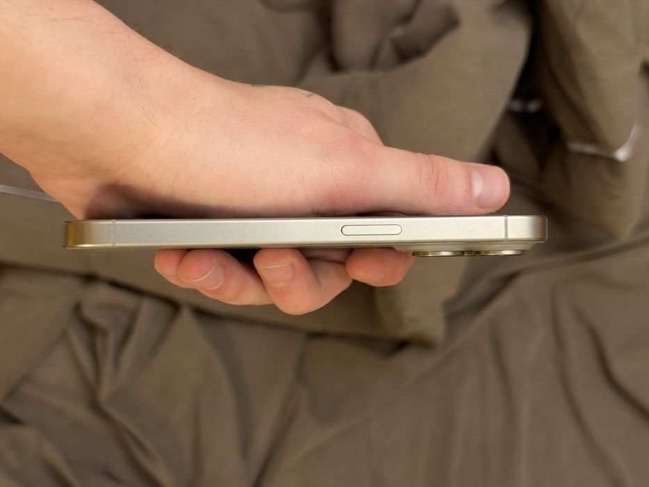 iPhone 15 Pro 256gb (83% акб)
