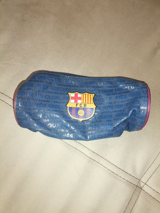 Продавам несесер на BARCELONA-официален продукт
