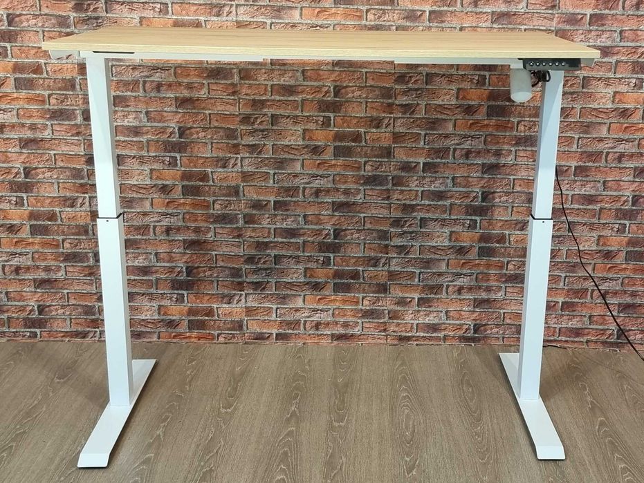 Birouri reglabile electric pe inaltime ALB cu blat Stejar 137x67 Promo