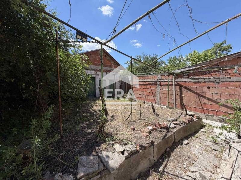 САМО В ЕРА ИМОТИ Хасково – Къща с двор в тих и предпочитан район