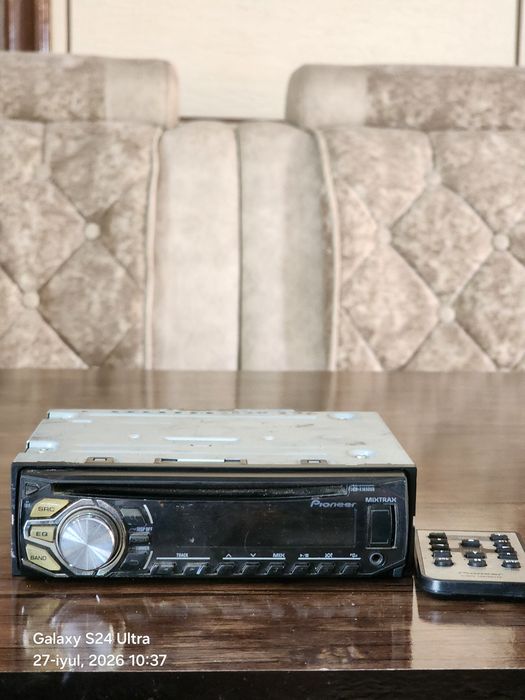 Pioneer DEH-S1050UB