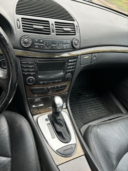 Mercedes E 270 2003 г.