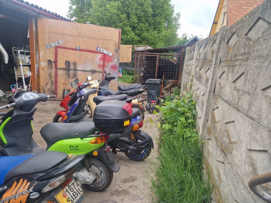 Vând 5 scutere de 49 cc piaggio ,aprilia,gpilera,malaguty