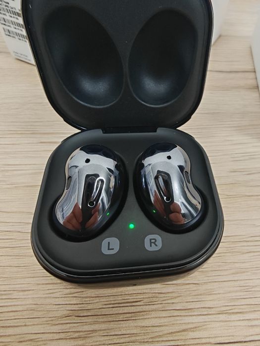 Samsung Galaxy buds live