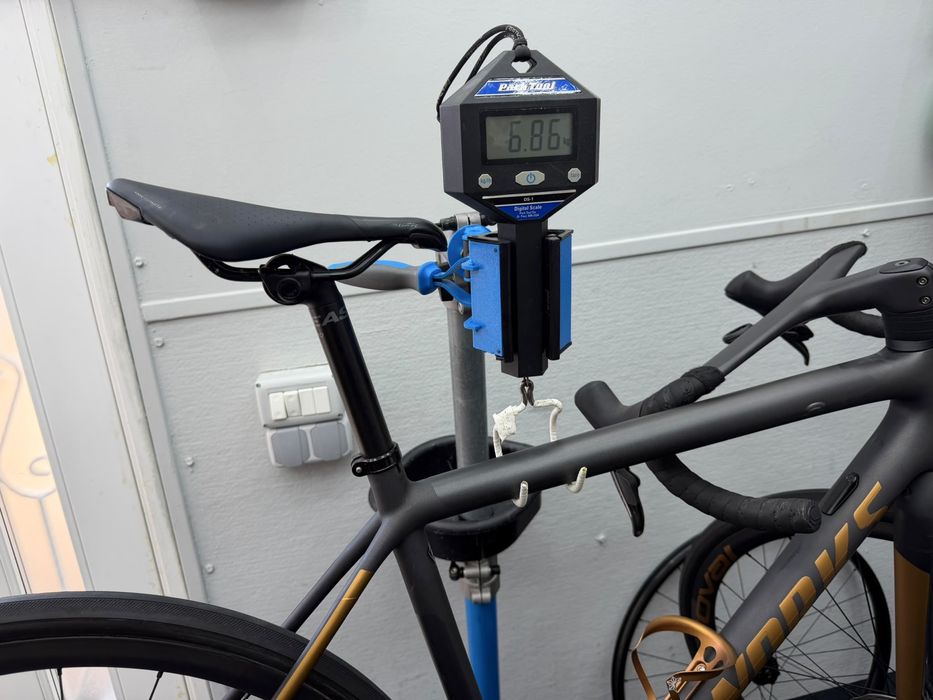 Cursiera S-Works Specialized viteză, confort, ideală atât pe plat cat și la urcări abrupte, full carbon, 6.85 kg