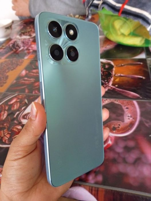 Honor X 6a. 128 Gb. Hech qanday aybi yo'q