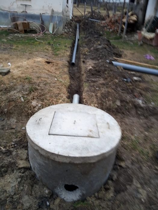 Tuburi și capace din beton armat pentru fose, fântâni și podețe.