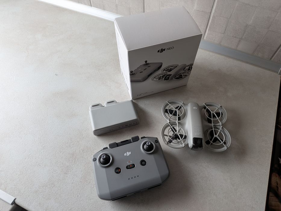 DJI Neo Combo  дрон  на 2 месеца
