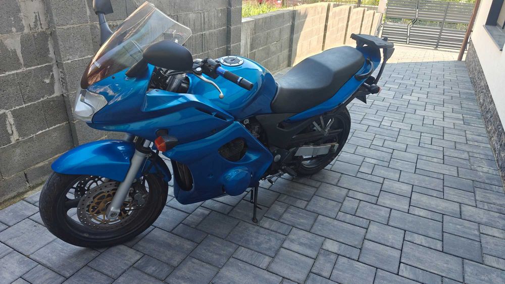 Vând Kawasaki ZR 75