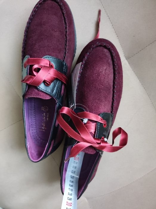 Чисто нови дамски обувки от естествен велур на марката Грация стил