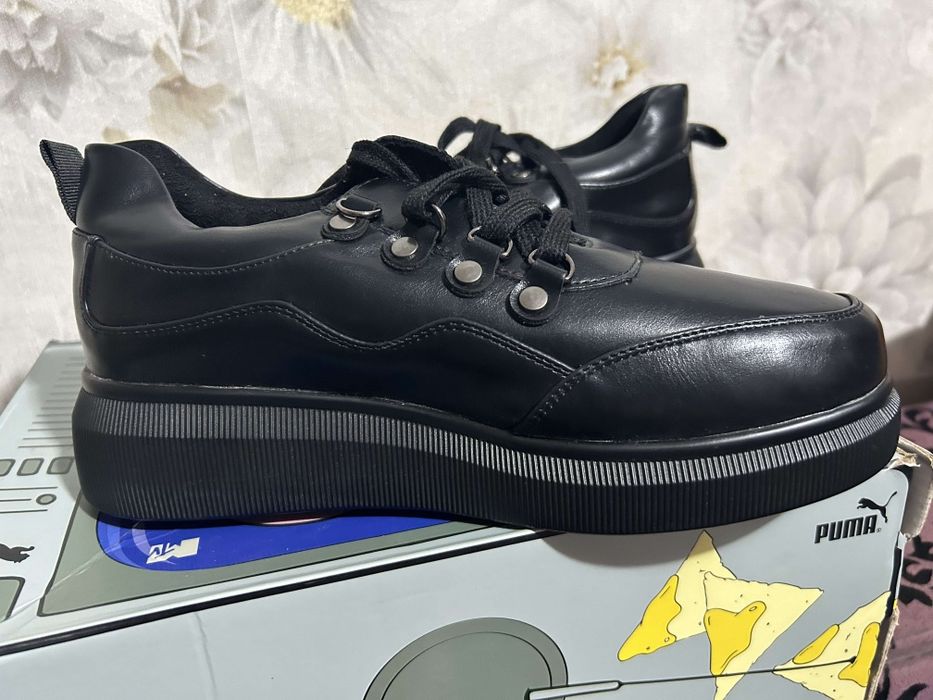 Vând adidasi noi mărimea 39 unisex