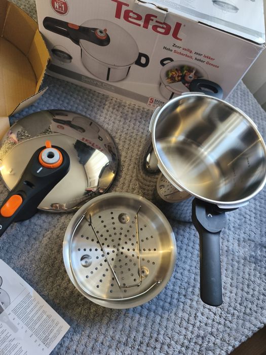 Oală sub presiune Tefal Secure Click 6L cu accesoriu pentru gătire la aburi nouă în cutie