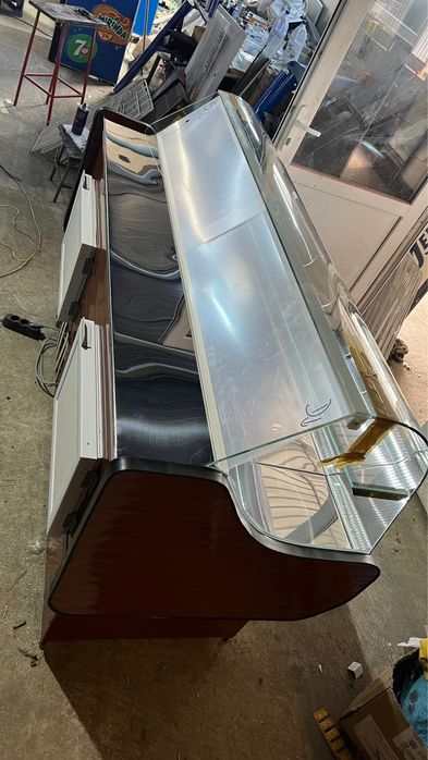 Vitrina figorifica pentru mezeluri cu led