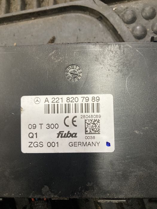 Mercedes w221 face Антенни усилватели