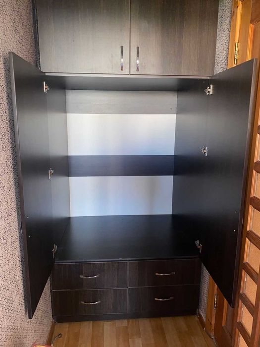 Шкаф встроенный высокий