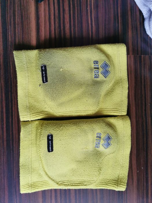 Волейболни наколенки