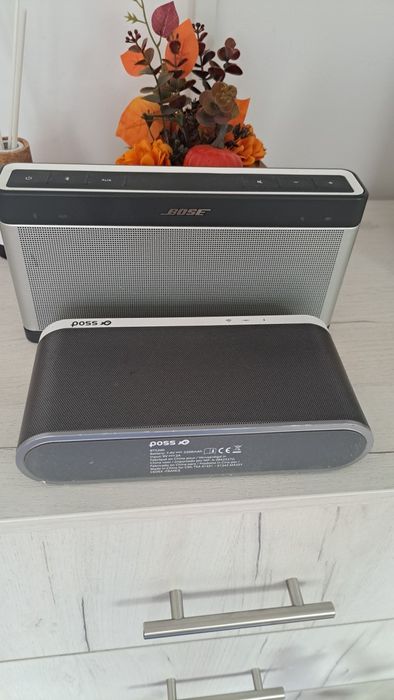 Vînd boxe portabile cu Bluetooth