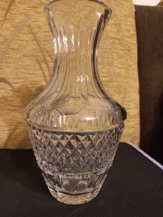 Кристална ваза за цветя