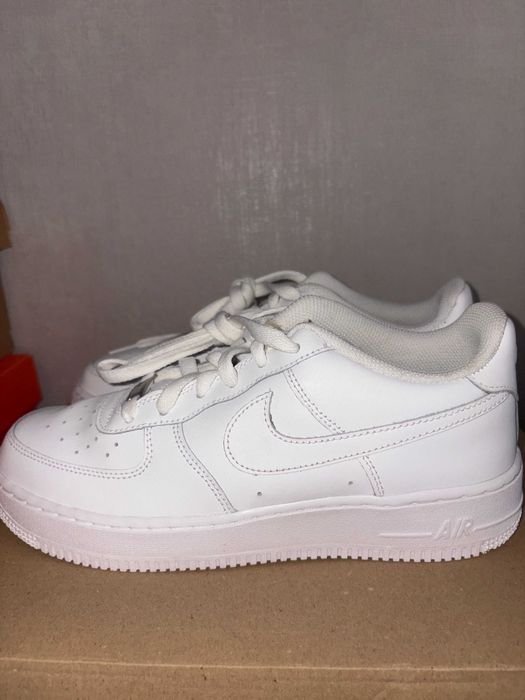 Nike Air Force 1 Low LE Triple White - Номер 40