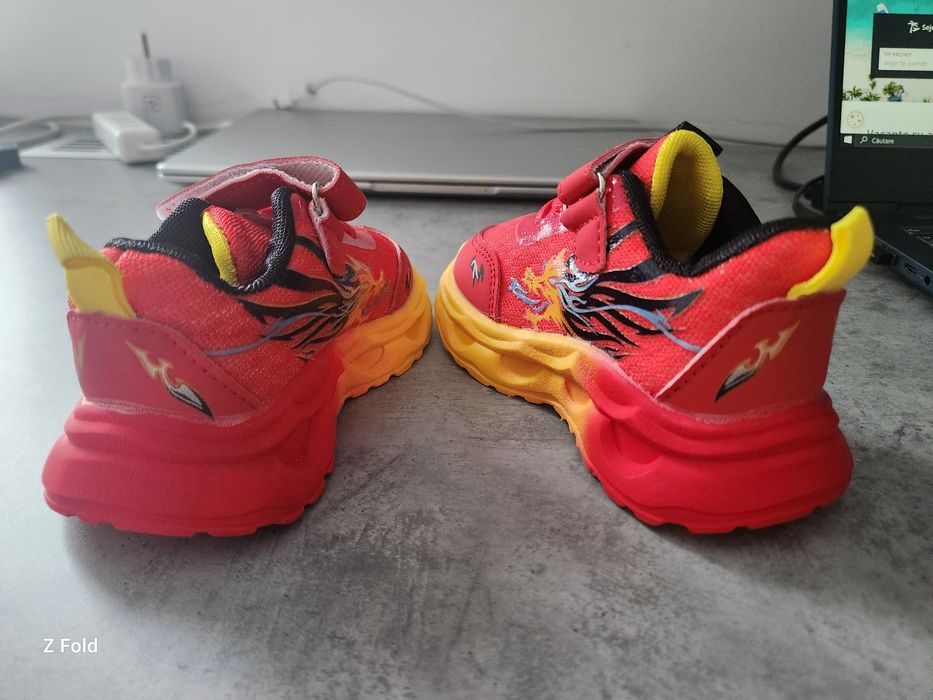 Adidași Cu luminițe 20-21