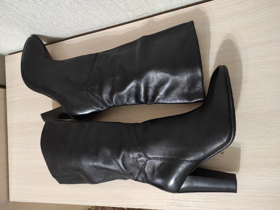 Продам полусапожки Basconi