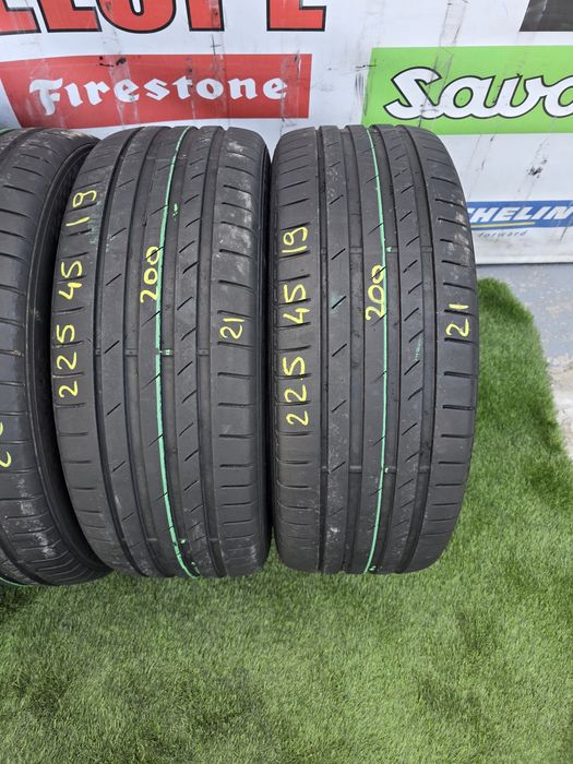 225 45 19  kumho