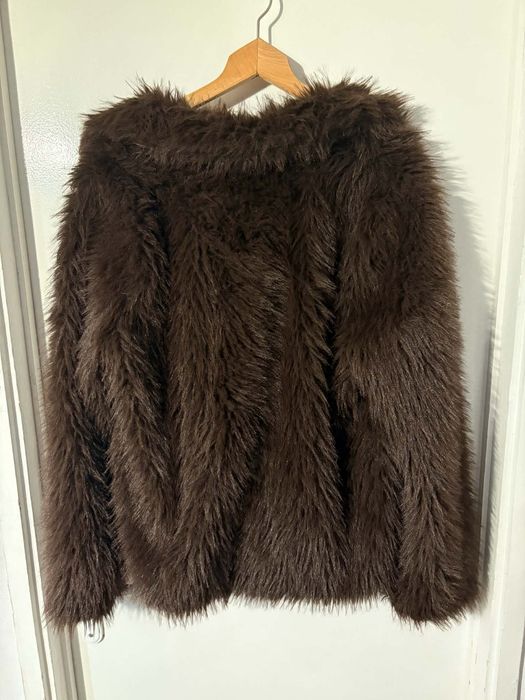 Кафяво пухкави палтенце