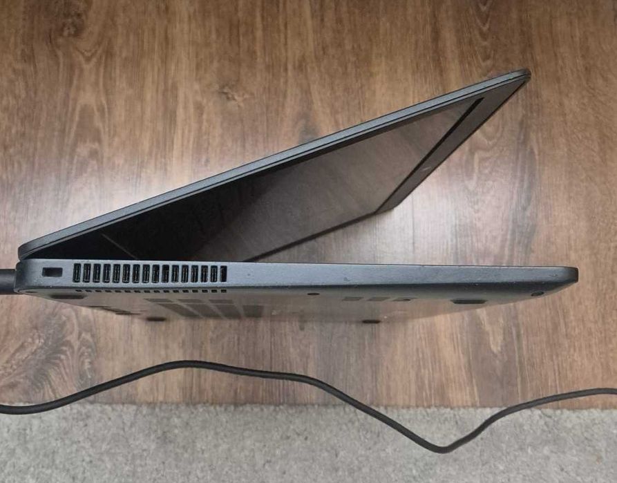 Laptop  E7470 14 inch CPU i5 2.5GHz 16GB Ram 250GB SSD