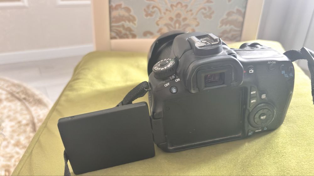 Фотоопарат canon eos 60d б/у торг есть