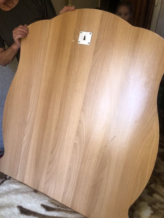 Зеркало большое.