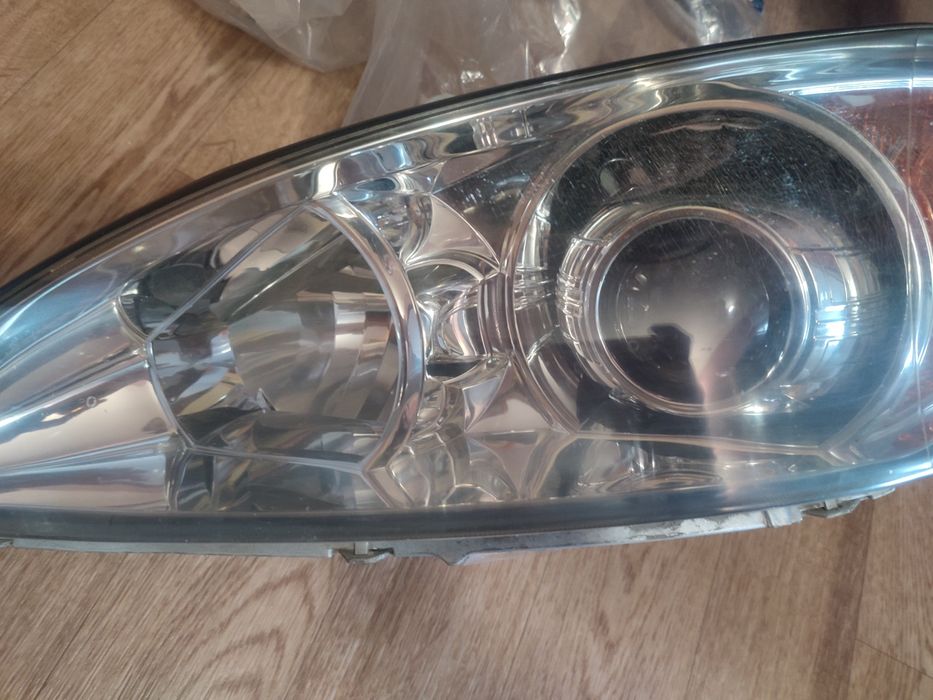 Продам фары на Toyota Camry 30