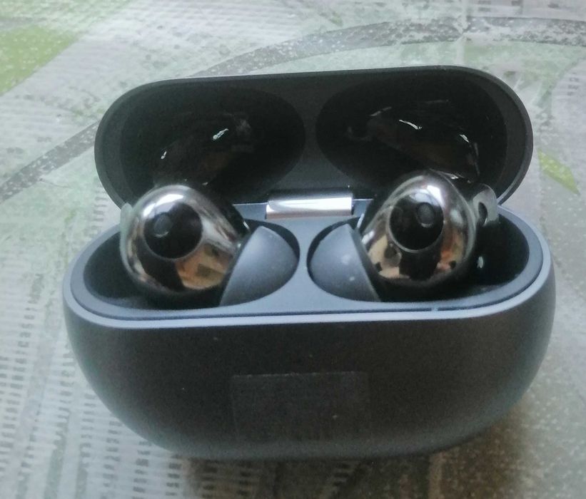 Продавам HUAWEI FreeBuds Pro 3 Silver Frost.