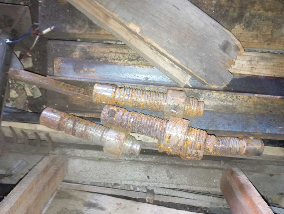 Притяжной болт приспособы