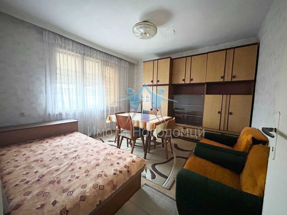 Продава се етаж от тухлена кооперация в гр.Шумен, кв. Добруджански