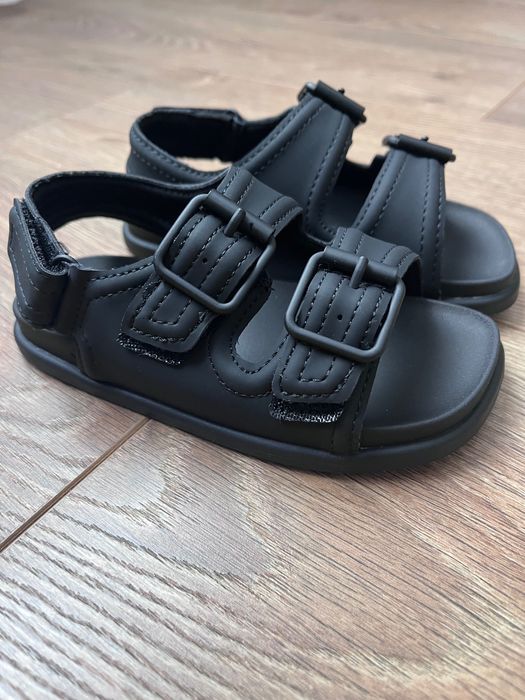 Детски сандали Zara