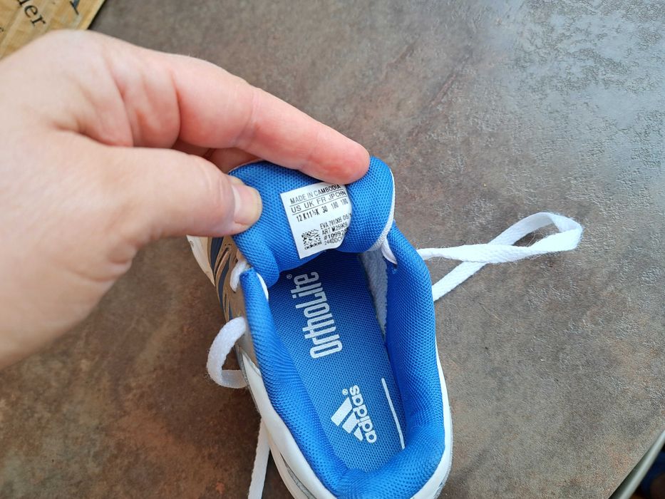 детски маратонки за момче,кецове,спортни обувки,Adidas,номер30,адидас