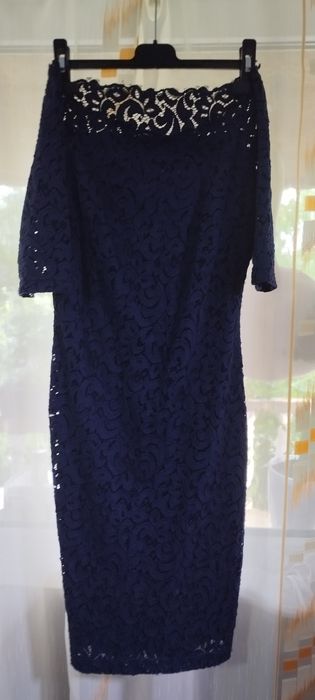 Vând rochiță elegantă,culoare albastru închis din dantelă ,mărime xs