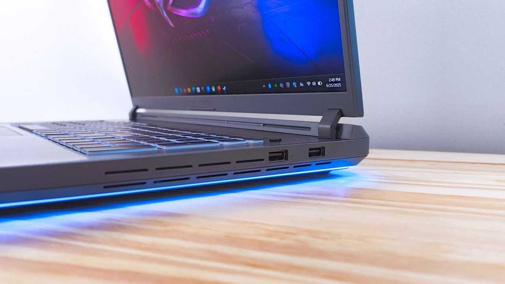 Ултра екстремен геймърски лаптоп asus rog strix g18