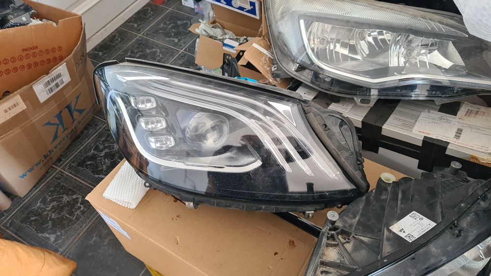 Far dreapta mercedes s.class 2020