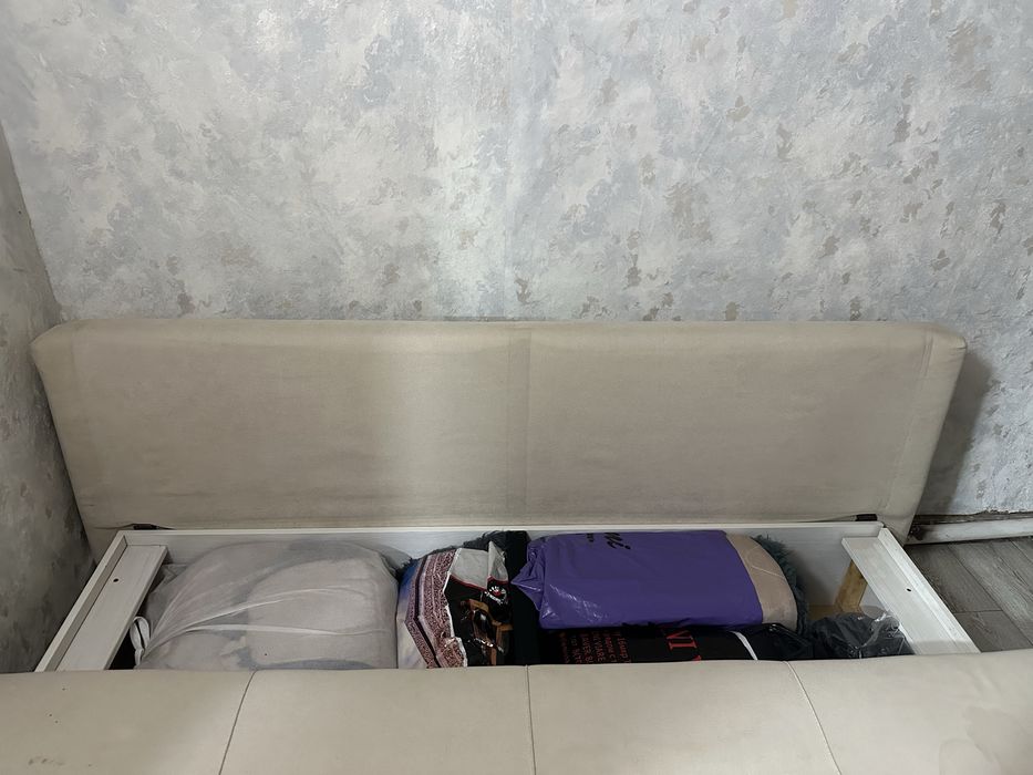 Продам диван в нормальном состоянии