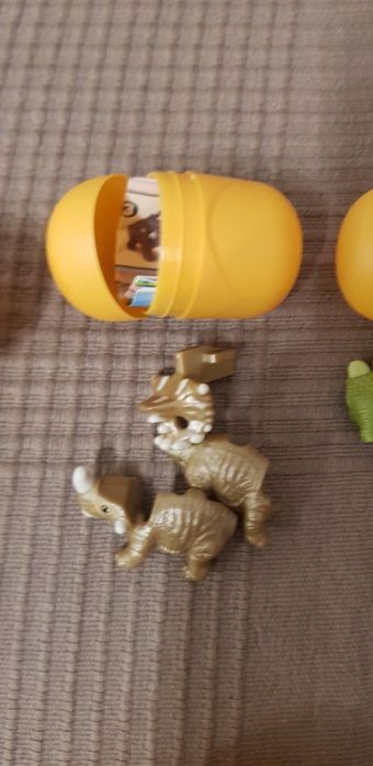 Динозаври от kinder natoons,разменям