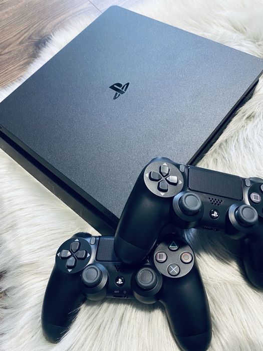 Продам Playstation 4