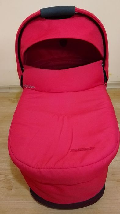 Кош Cybex Ferrari, за новородено