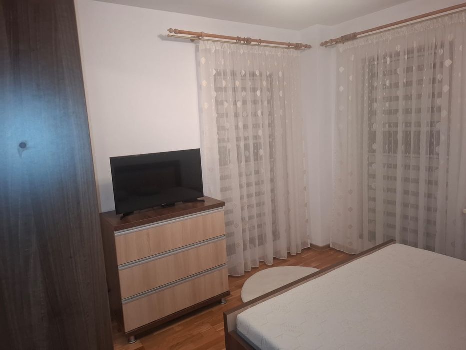 De închiriat apartament 3 camere, zona Doamna Stanca