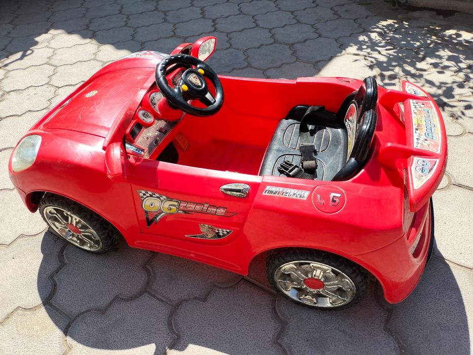 Продаётся детская музыкальная машина