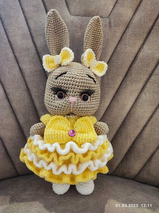 Мека играчка зайче .