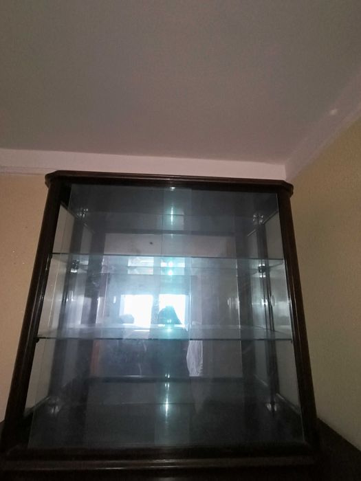 Vitrină 90 cm * 100 cm